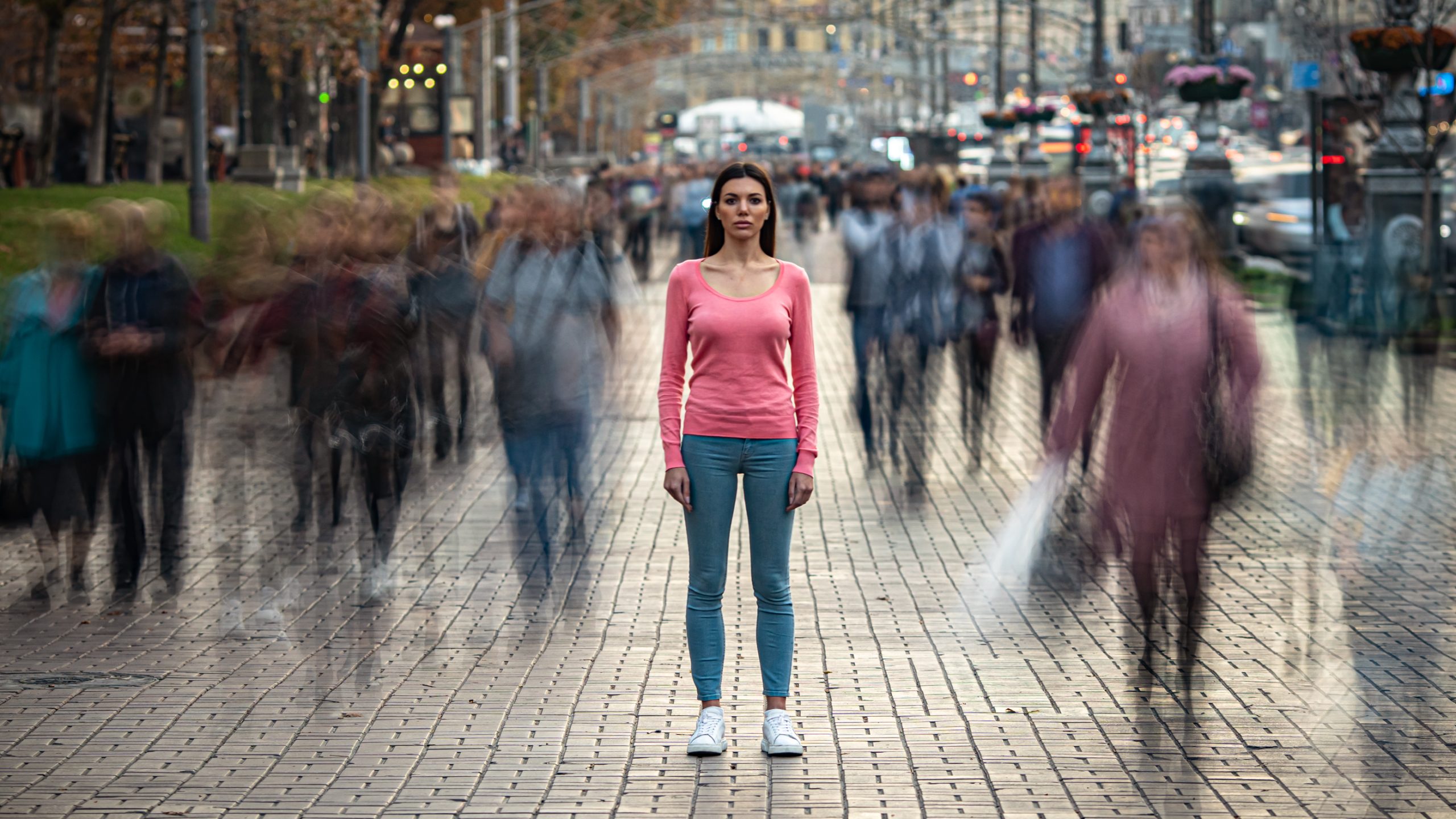 the young girl stands on the crowded urban street 2024 11 27 10 57 23 utc scaled